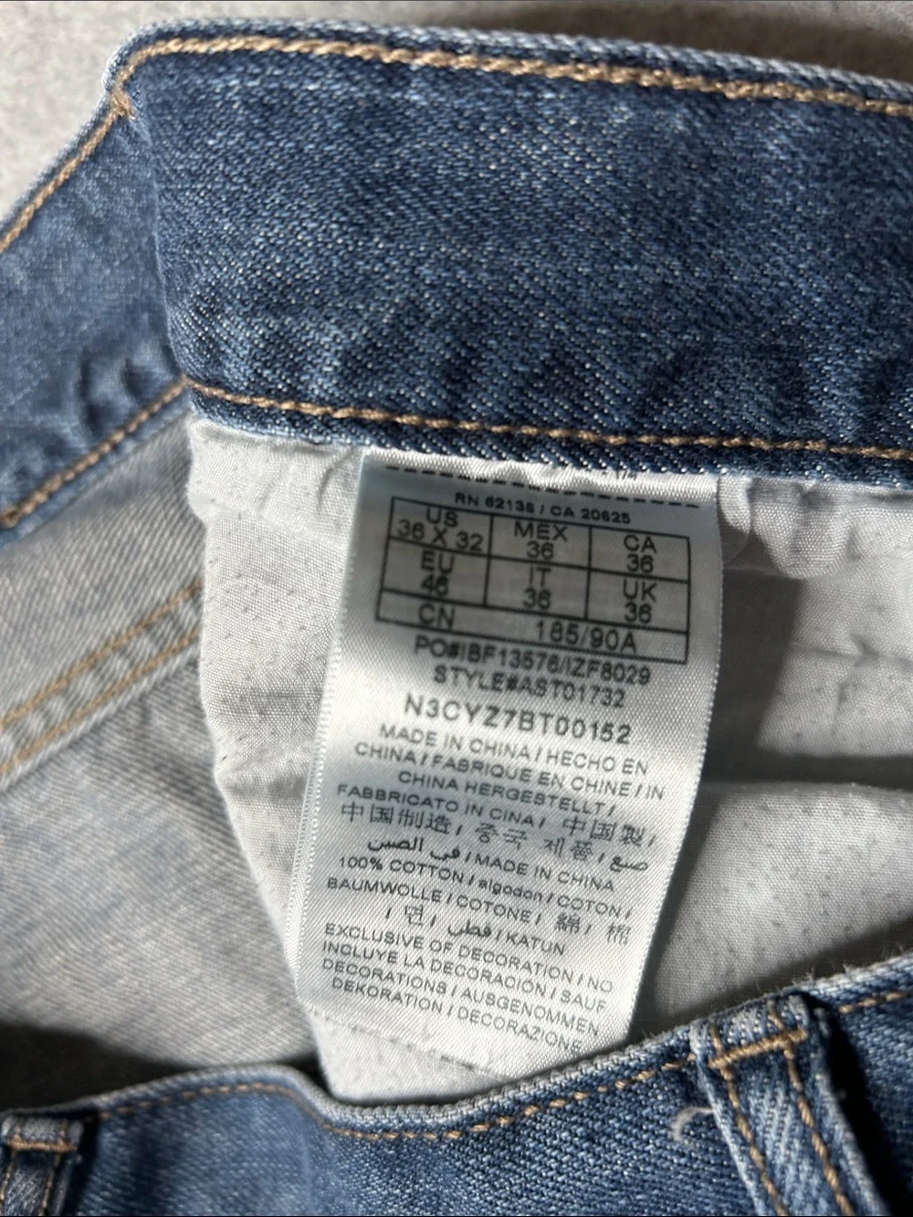 GUESS Straight-Leg Mid Blue Denim Jeans‎